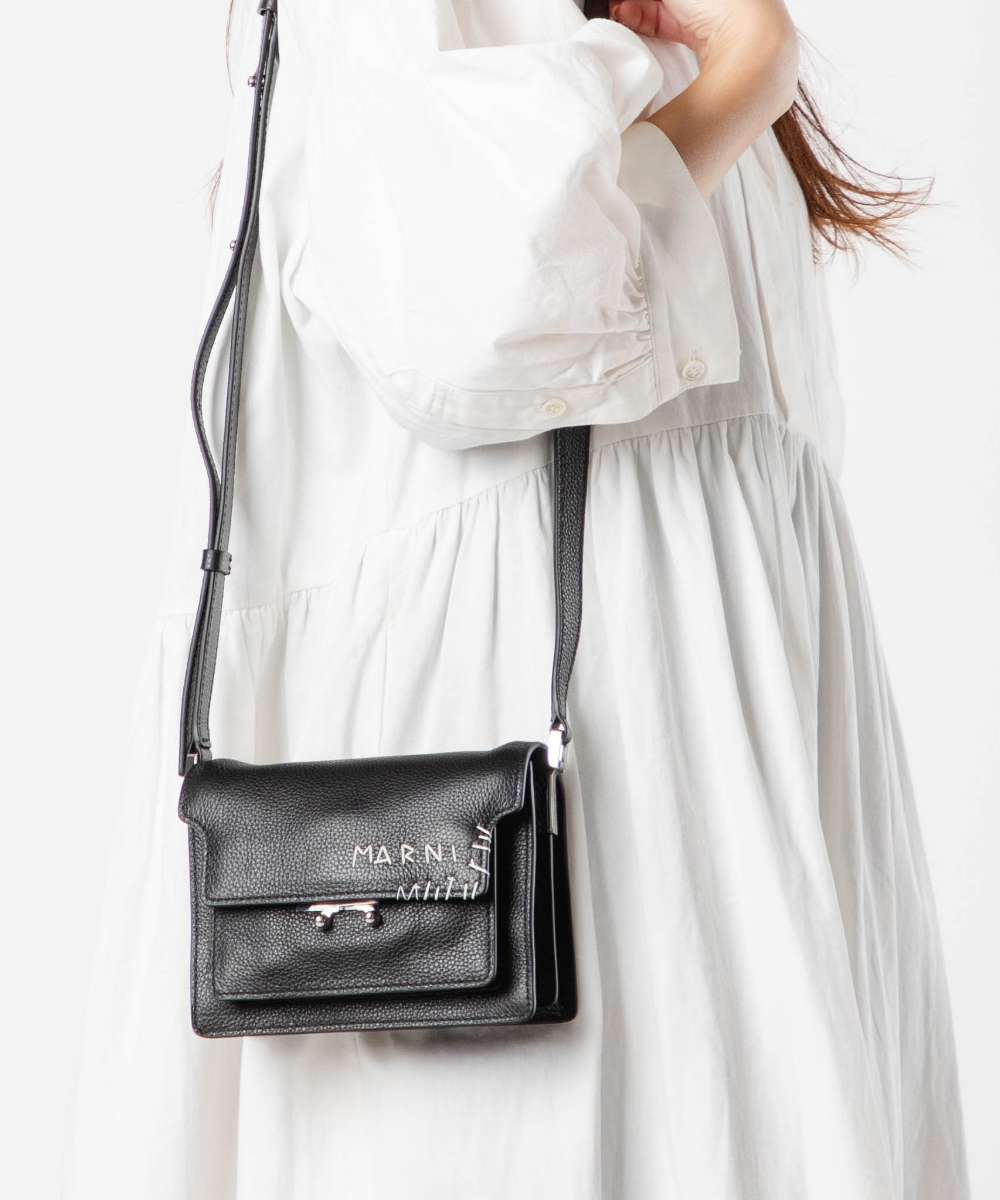 マルニ MARNI SBMP0075L4 P6533 ショルダーバッグ TRUNK SOFT マルニ MARNI SBMP0075L4 P6533 ショルダーバッグ TRUNK SOFT