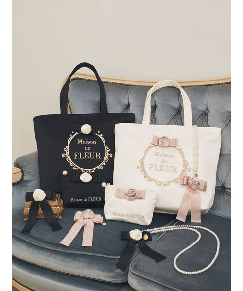 メゾン ド フルール Maison de FLEUR パイピングマルチポケット