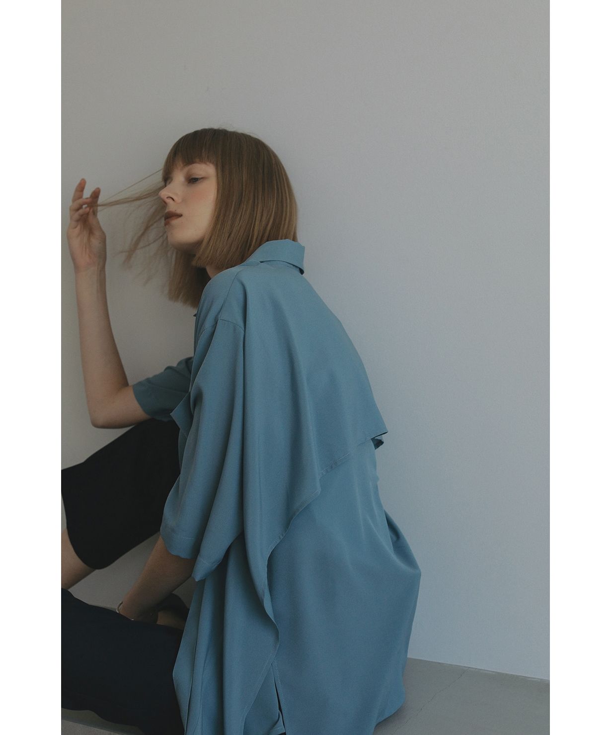 マノフ MANOF BACK OPEN DRESS SHIRT （YELLOW） - ファッション