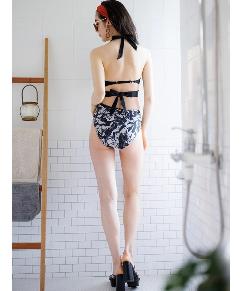 【リゾートコーデ☆】CHANEL 水着 スイムウェア 夏 海 旅 CCロゴ Chanel水着シャネル三角ビキニ ブランド スイムウェア ビーチ