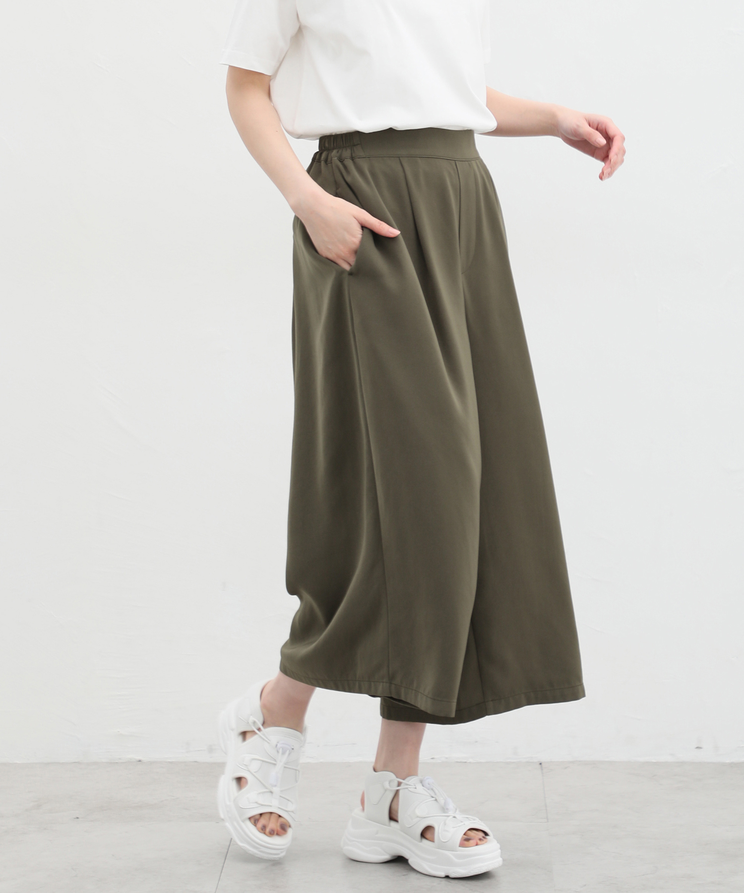 新品★インディヴィ大きいサイズ　ガウチョパンツ（23区組曲自由区アンタイトル） INDIVI 48 アンタイトル 自由区 組曲 23区 大きいサイズ