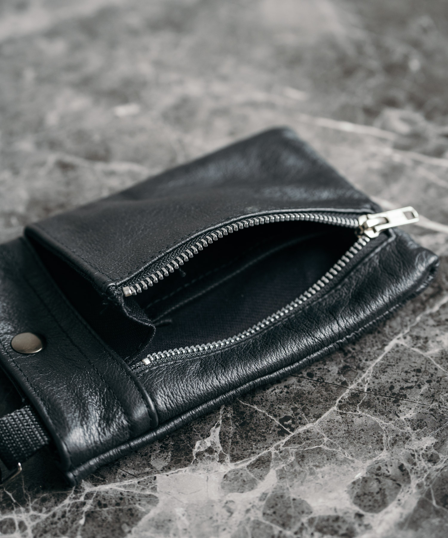 ロッキーモンロー Rocky Monroe ショルダーバッグ 縦型 ミニ