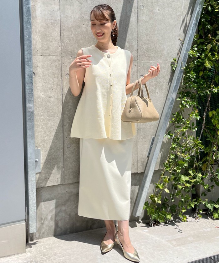 美品　nolley's ビジュー釦付き　ペプラムベスト セール 20%OFF】《手洗い可能》ビジュー釦付きペプラムベスト