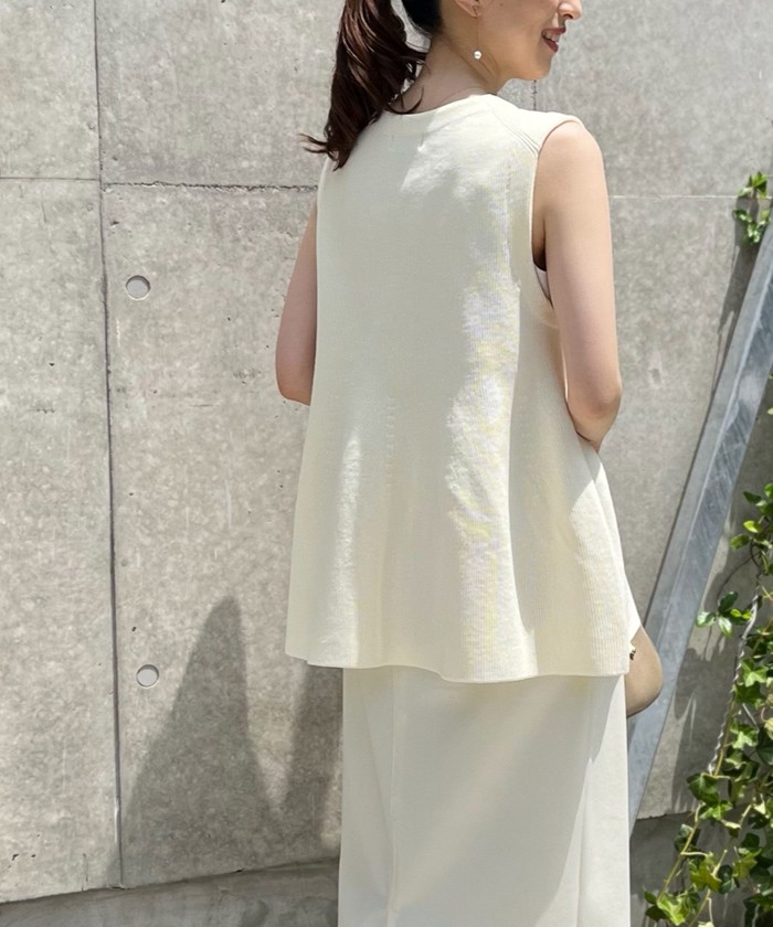 セール 20%OFF】《手洗い可能》ビジュー釦付きペプラムベスト