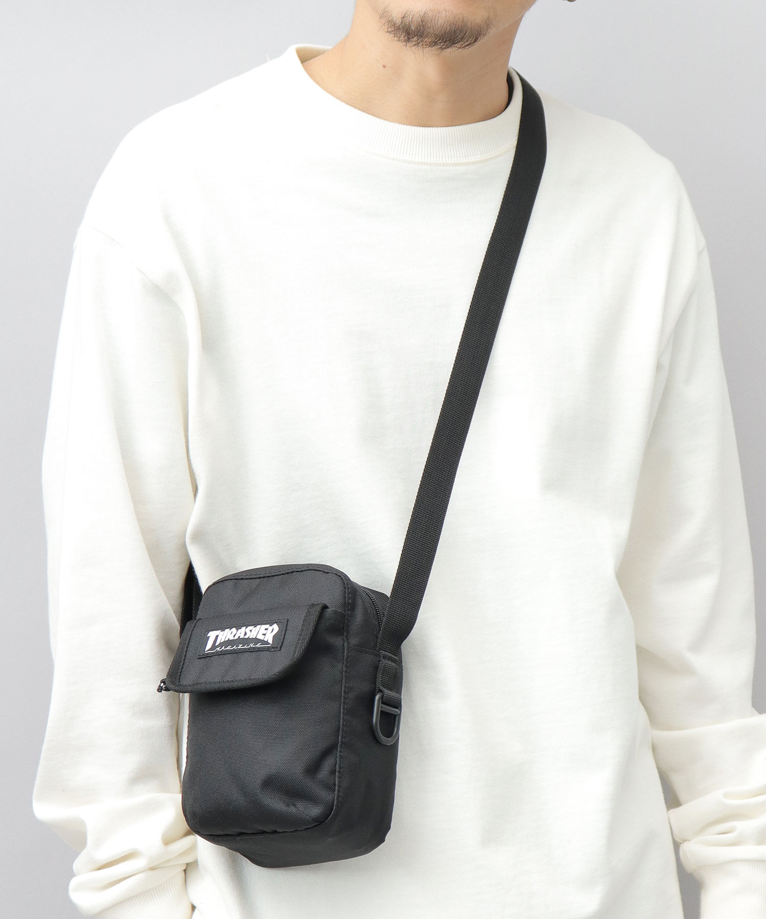 THRASHER　大容量ショルダーバッグ THRASHER スラッシャー ショルダーバッグ 大容量 a4 シンプル