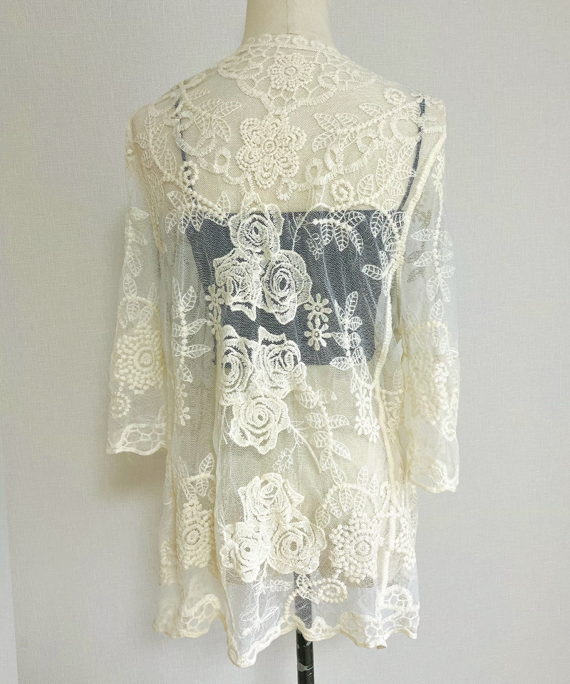☆韓国の人気☆【GLOWNY】☆FLORAL LACE BA.G☆関税込☆ 肩魅せ花柄ブラウス【韓国ファッション】[品番：ZJ000012279
