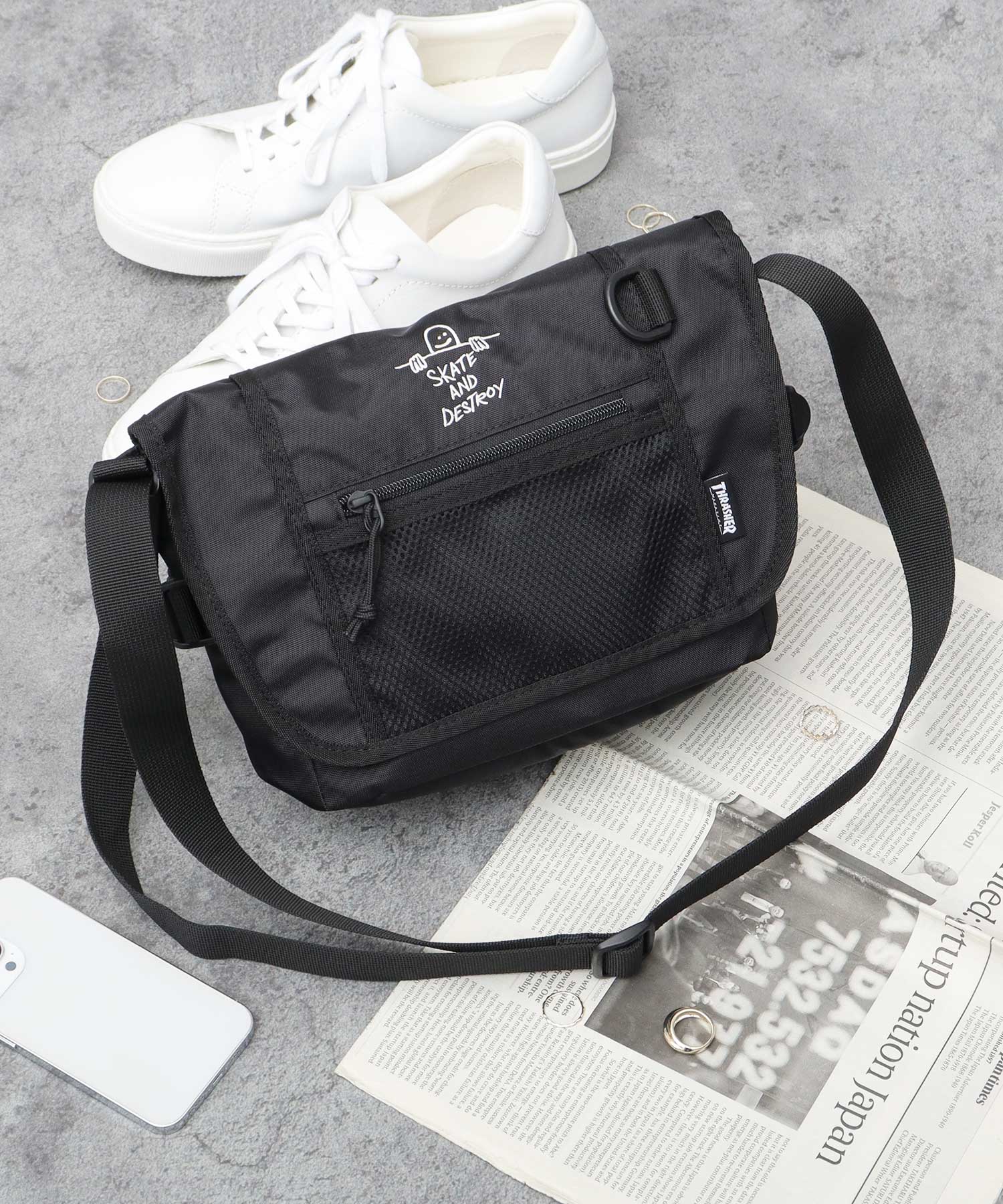THRASHER　大容量ショルダーバッグ THRASHER スラッシャー ショルダーバッグ 大容量 a4 シンプル