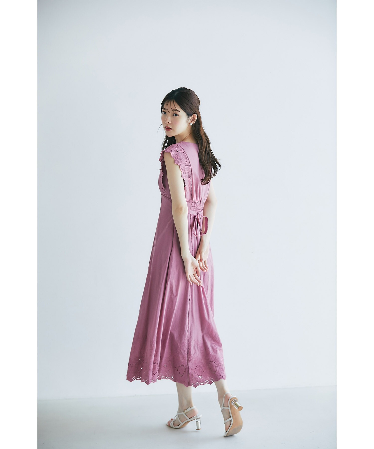 ウエストりぼん付きコットンカットワークレース刺繍ワンピースtoccocloset トッコクローゼット tocco closet ウエストりぼん付きコットン