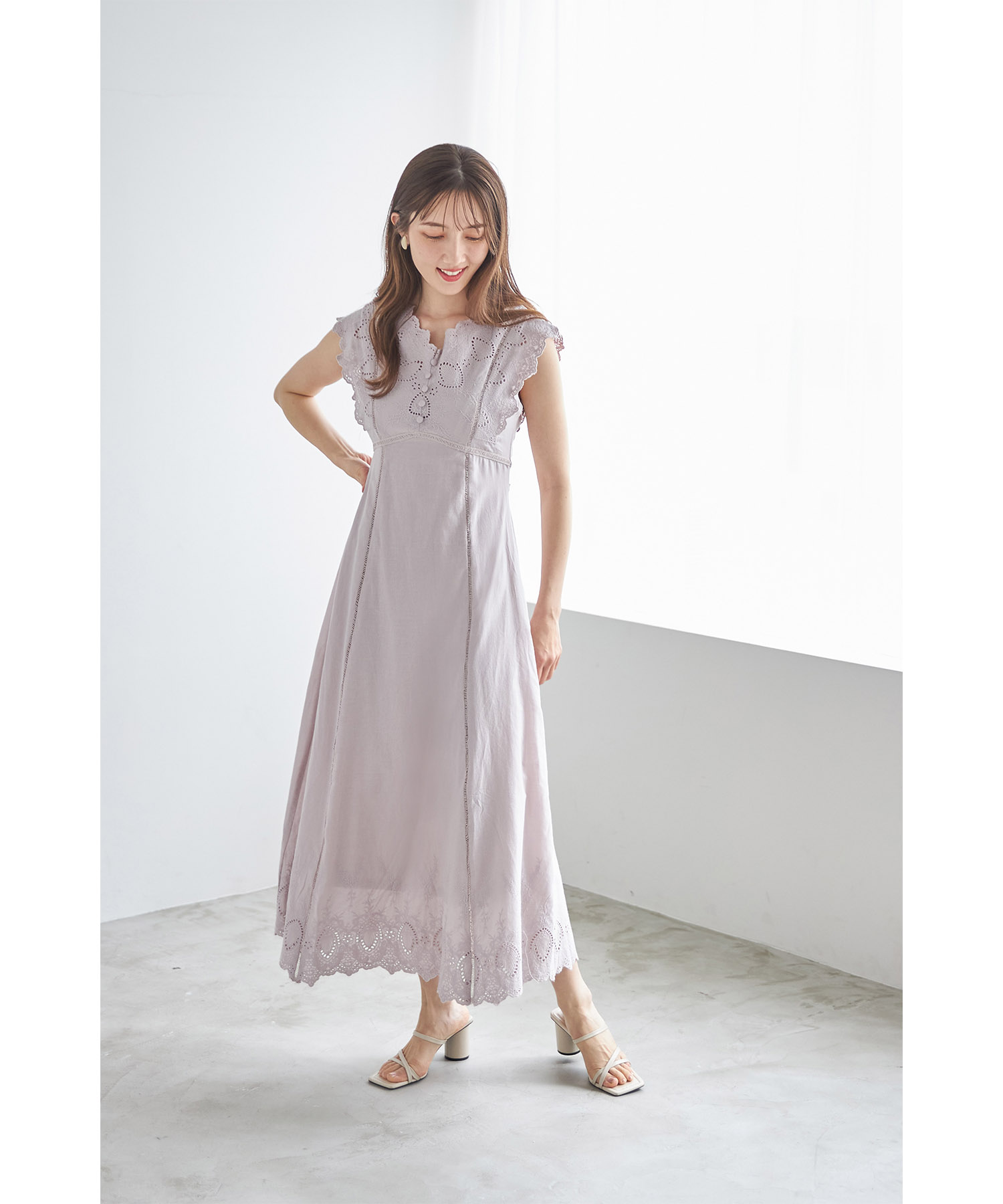 新品タグ付　ウエストりぼん付きコットンカットワークレース刺繍ワンピース　トッコ トッコクローゼット tocco closet ウエストりぼん付きコットン