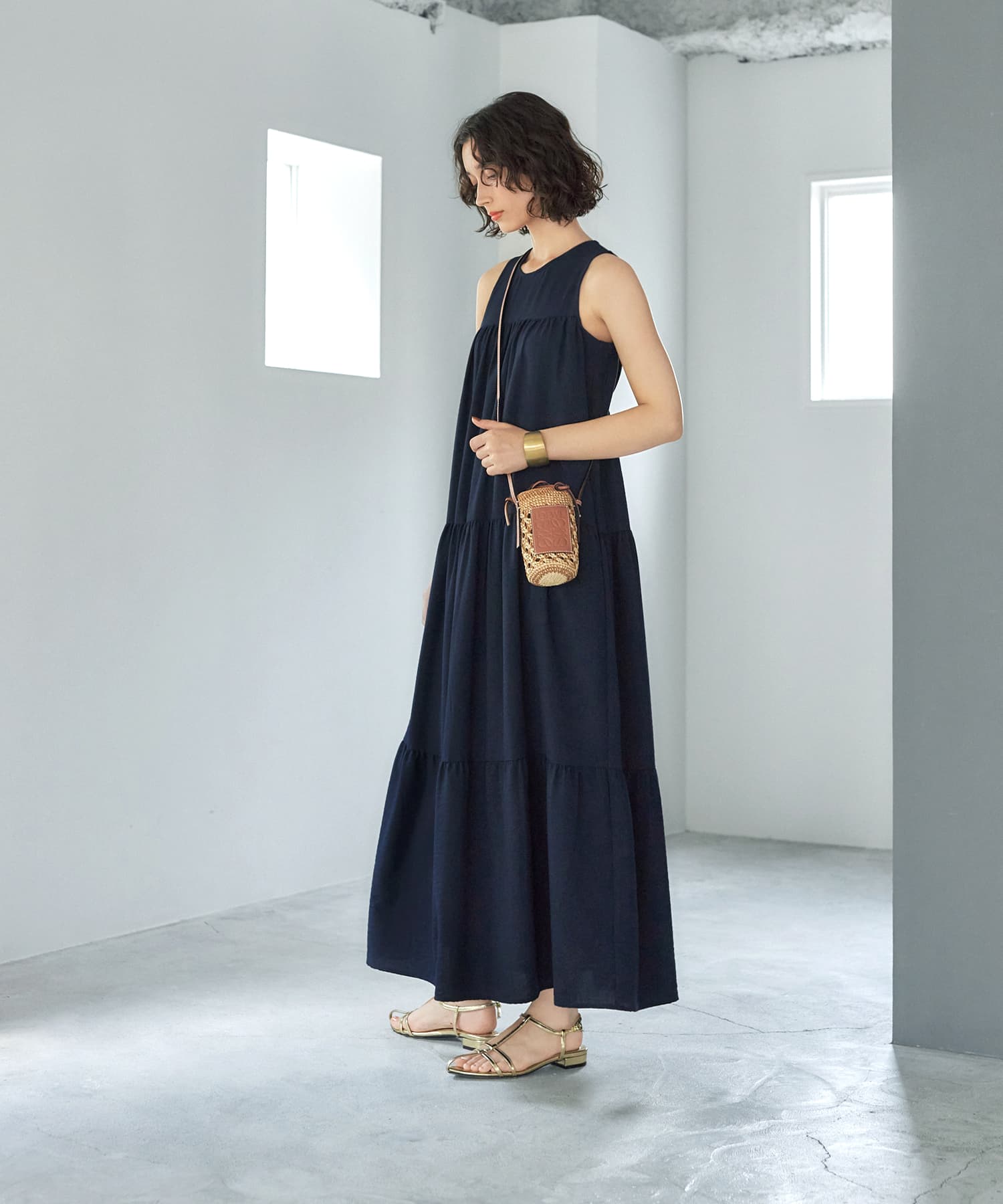 美品 COEL アメスリデニムワンピース 生成り ストレッチ タイト ベージュ UVカット / 接触冷感 / 吸水速乾】スマートビューティストレッチ