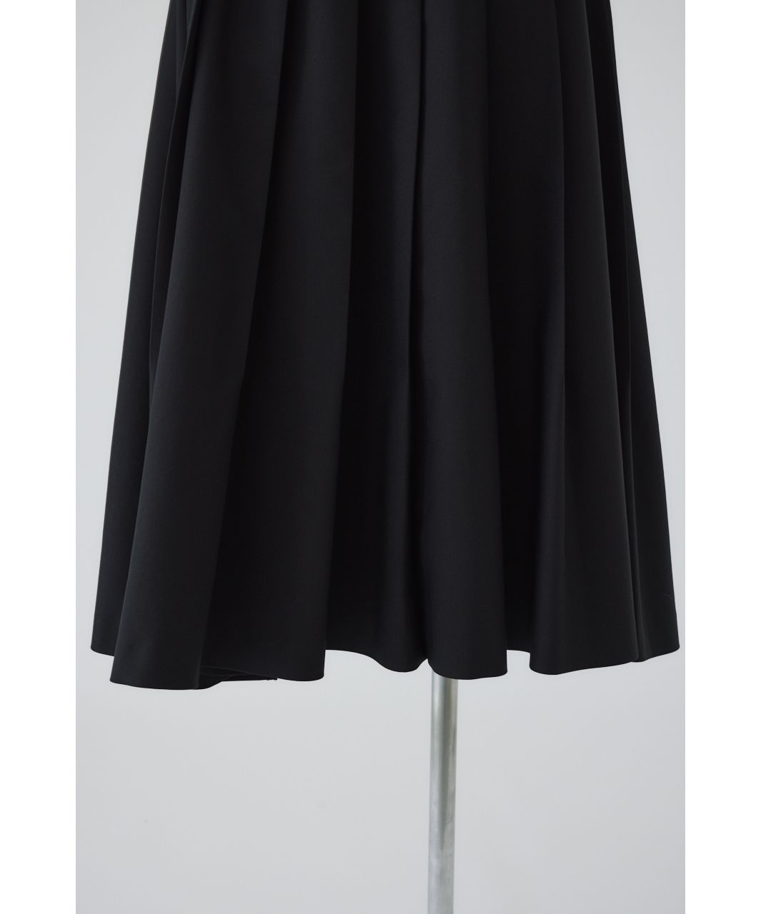 Volume pleats SK(506470062) | リムアーク(RIM.ARK) - d fashion