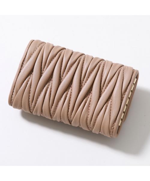 MIUMIU キーケース MATELASSE マテラッセ 5PG222 2FPP(506504172 MIUMIU キーケース MATELASSE マテラッセ 5PG222 2FPP(506504172