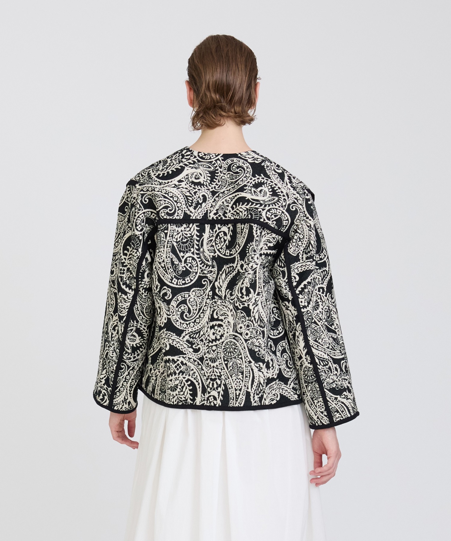 セール 30%OFF】ペイズリージャカードノーカラージャケット