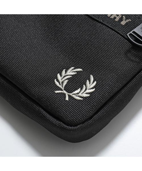 セール 12%OFF】FRED PERRY ショルダーバッグ Fred Perry Taped