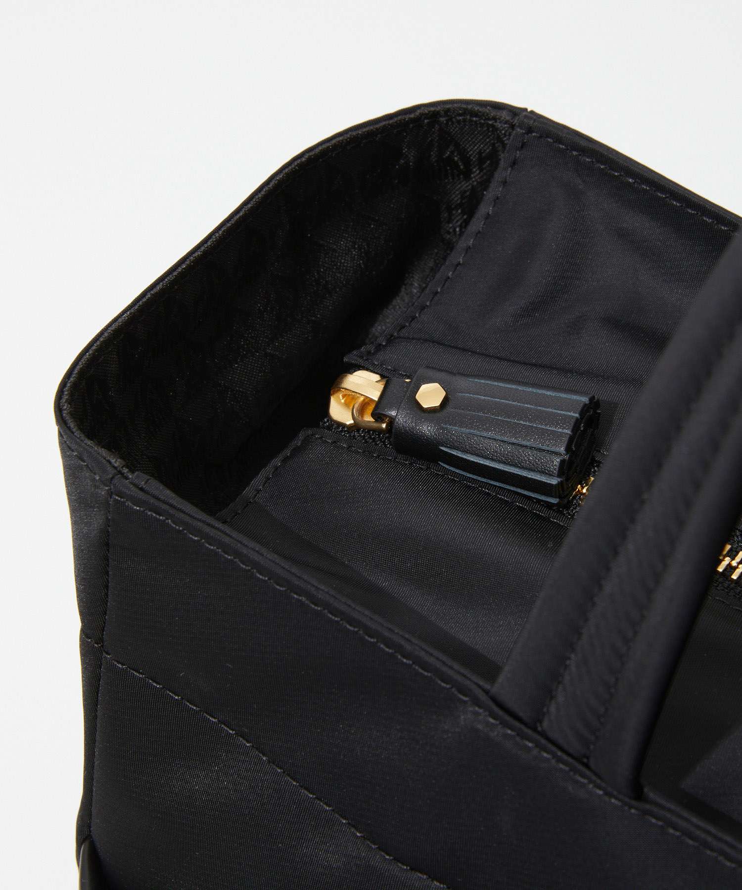 Amazon.co.jp: Anya Hindmarch アニヤハインドマーチ Nevis Mini