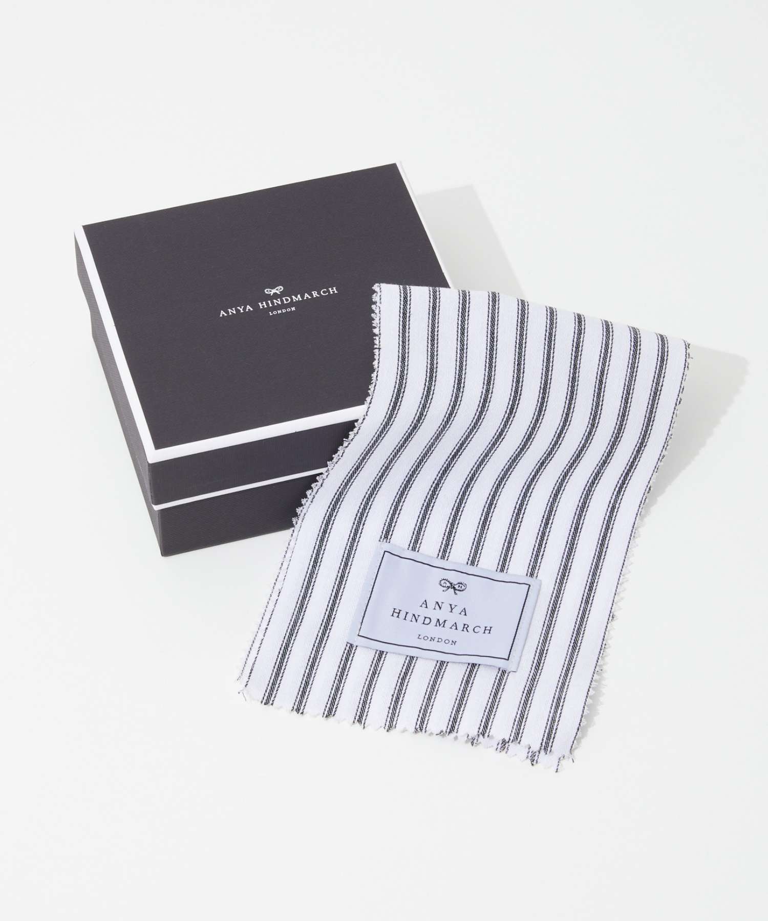 ANYA HINDMARCH 二つ折り財布 ココポップス 5050925201940 ANYA HINDMARCH アニヤハインドマーチ 二つ折り財布 ココ