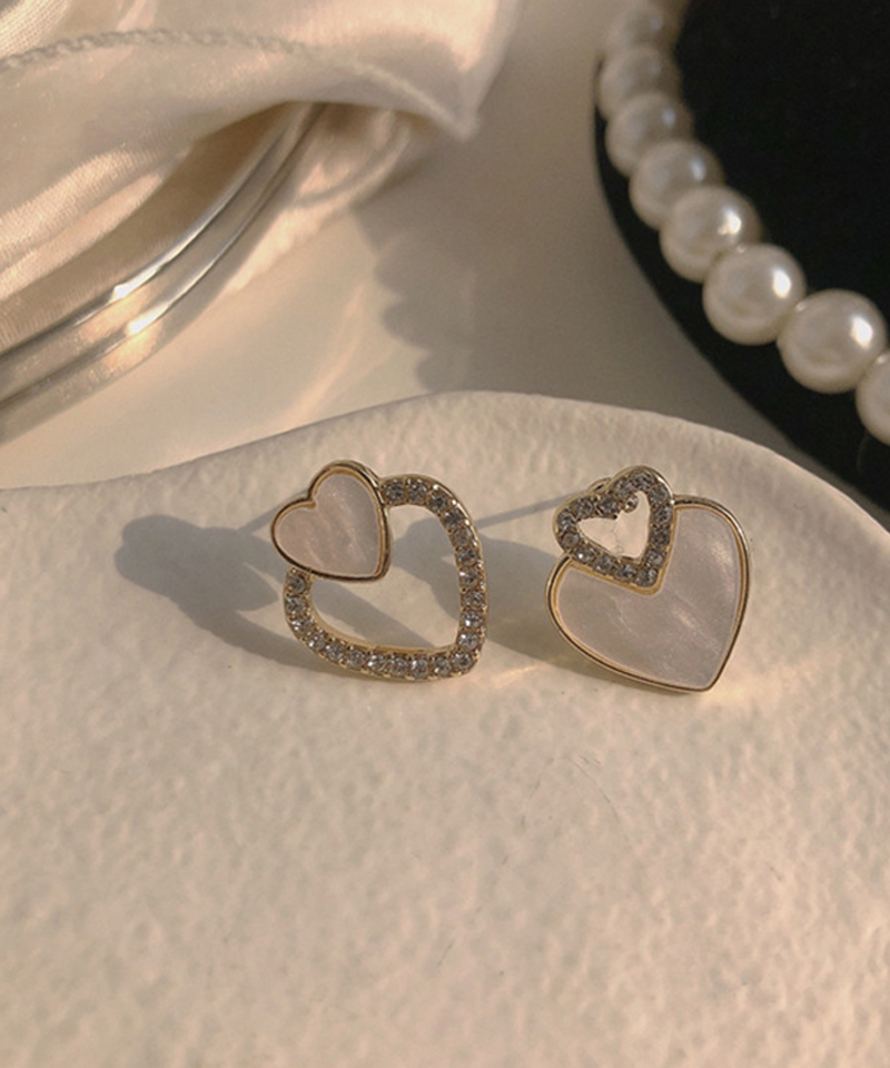 【キラキラハートが揺れて可愛い♡】DIOR ピアス Dior - Dior ハートピアスの通販 by シロクマ｜ディオールならラクマ