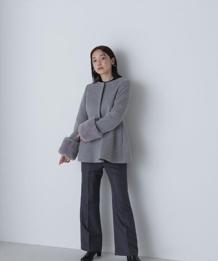 フェイクファースリーブペプラムコート 24AW(506514599 フェイクファースリーブペプラムコート 24AW(506514599