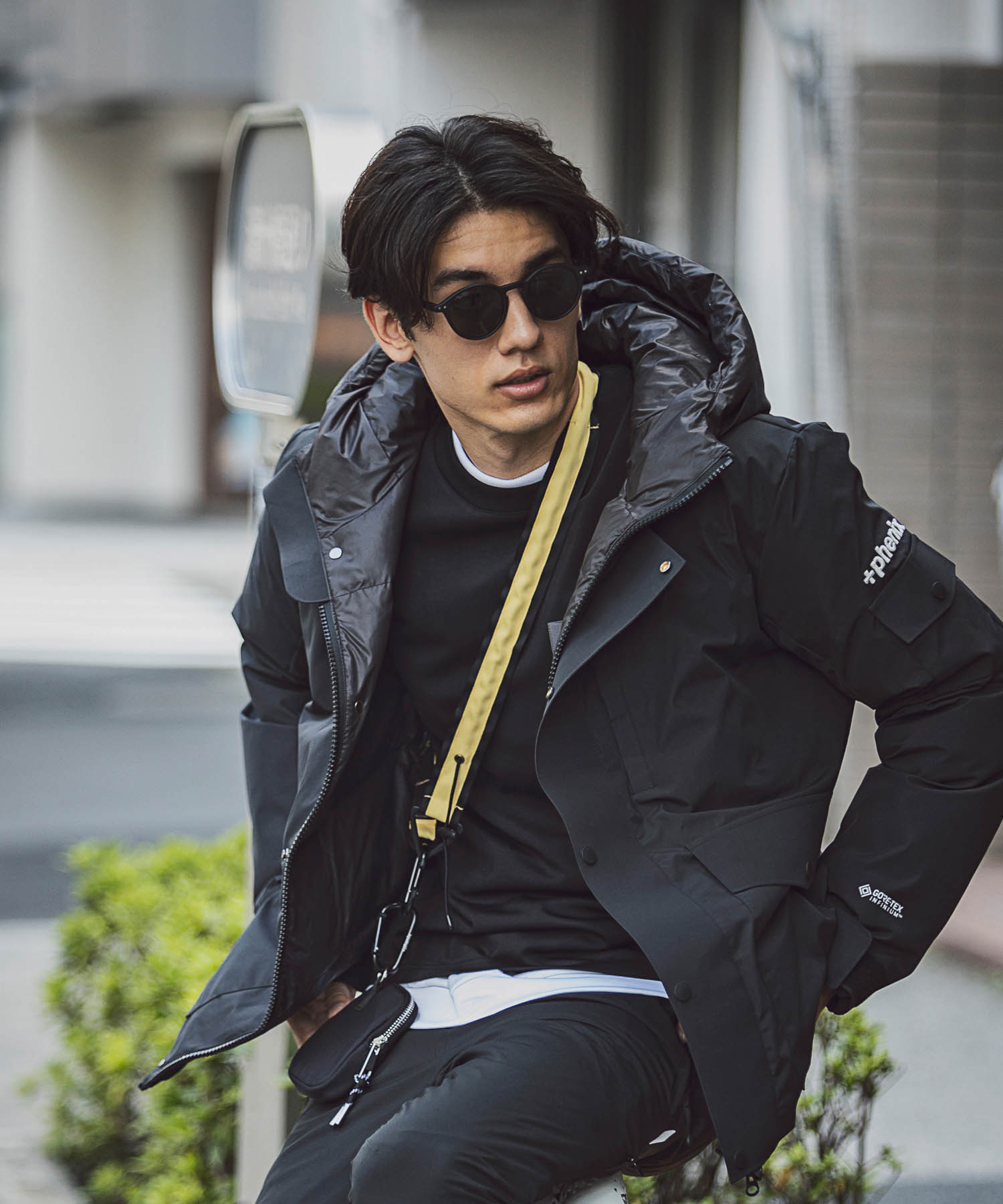 プラスフェニックス +phenix GORE－TEX INFINIUM Down Jacket