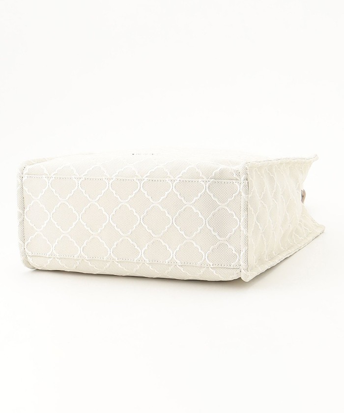 【TOCCA】CHECKER CLOVER EMBROIDERY A4サイズ トートバッグ セール】【A4サイズ対応】CHECKER CLOVER EMBROIDERY A4TOTE