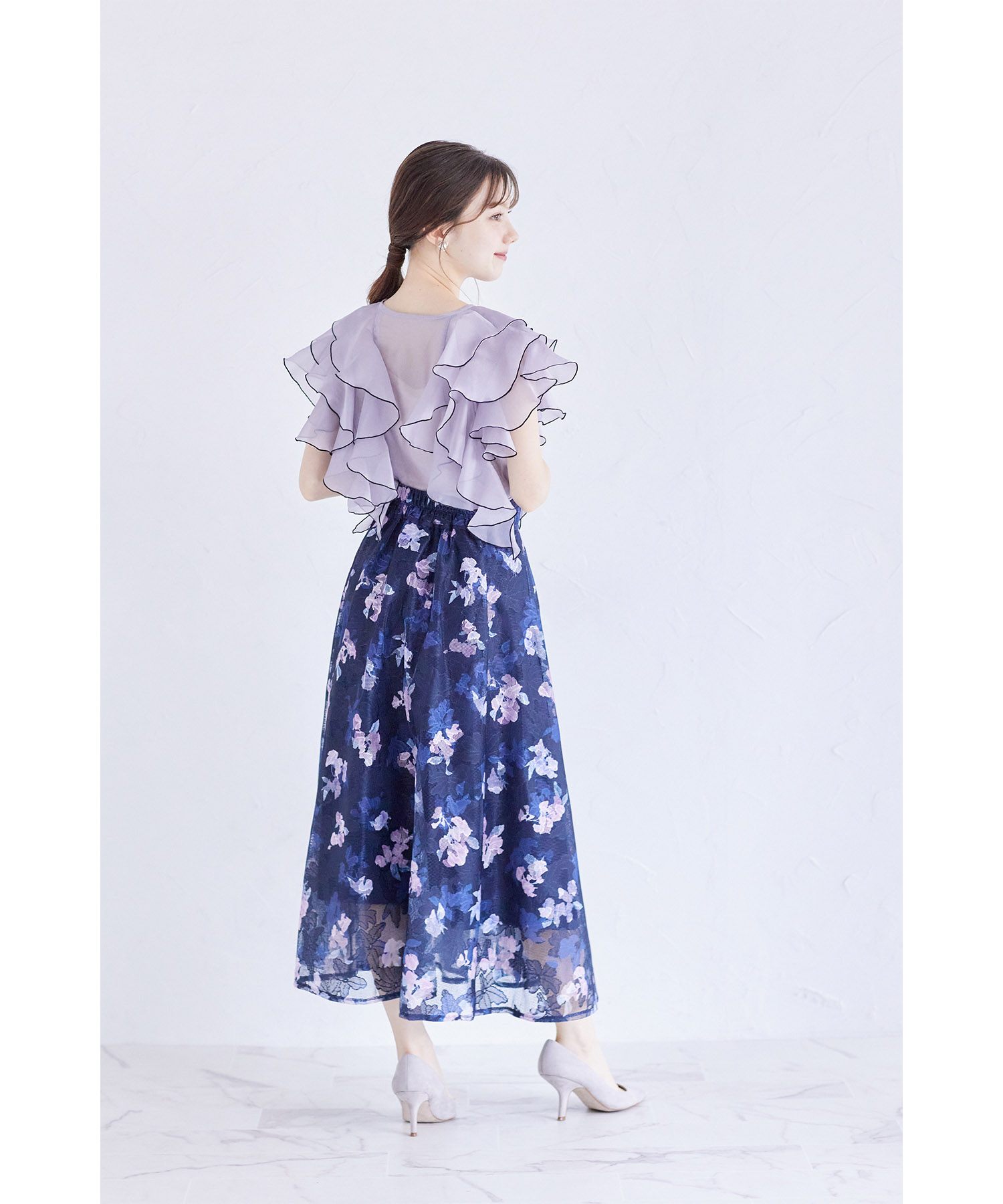 トッコクローゼット tocco closet キャミソール付きパールボタン配色ラッフルフリルオーガンジーブラウス キャミソール付きパールボタン配色ラッフルフリルオーガンジー