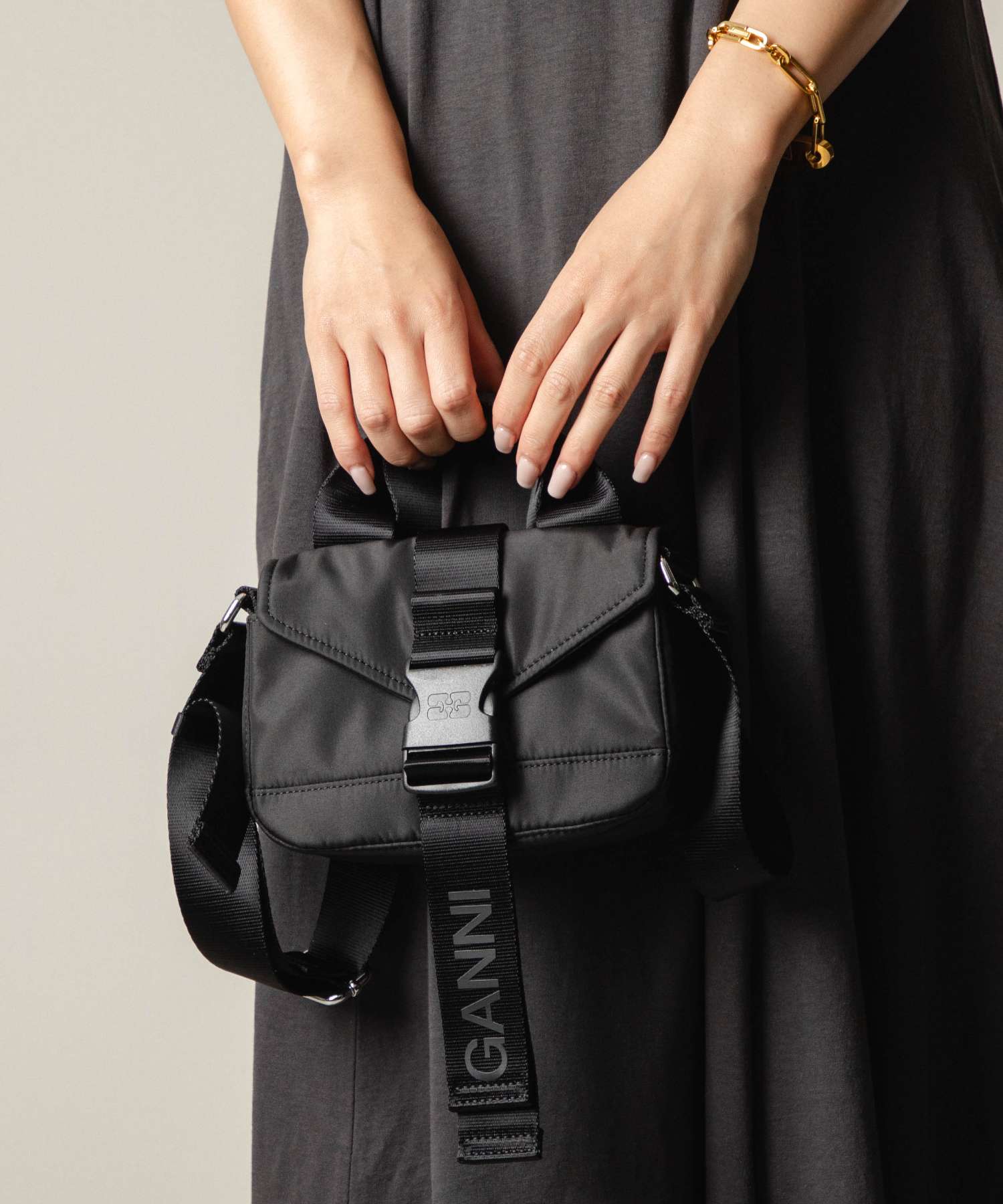 ガニー GANNI RECYCLED TECH MINI SATCHEL A5228 5488 99 ガニー GANNI RECYCLED TECH MINI SATCHEL A5228 5488 99