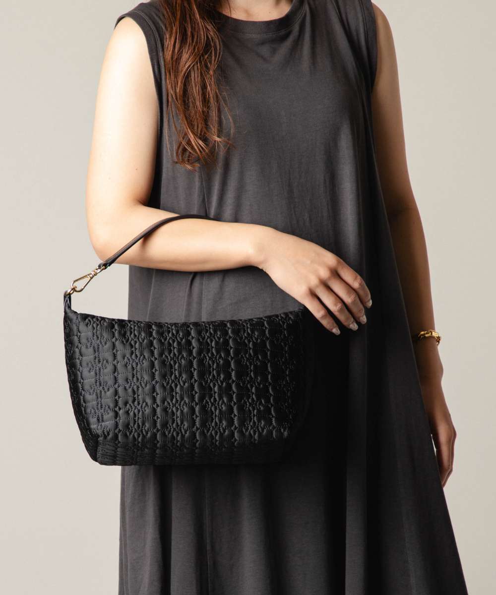 クーポン】ガニー GANNI BUTTERFLY MEDIUM POUCH SATIN A5217