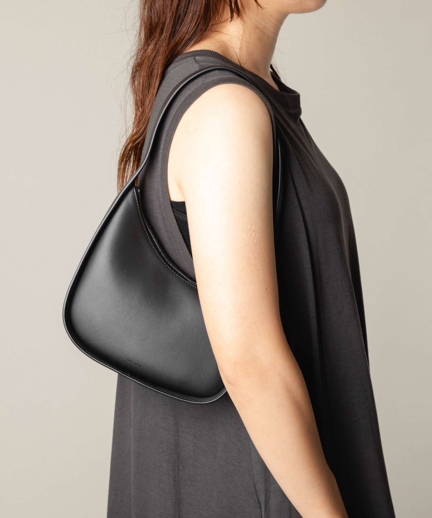 ザロウ The Row W1249 L52 ショルダーバッグ HALF MOON ザロウ The Row W1249 L52 ショルダーバッグ HALF MOON