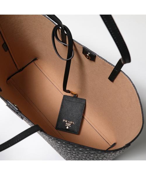 セール 6%OFF】PRADA カードケース 1MC007 QWA バッジホルダー