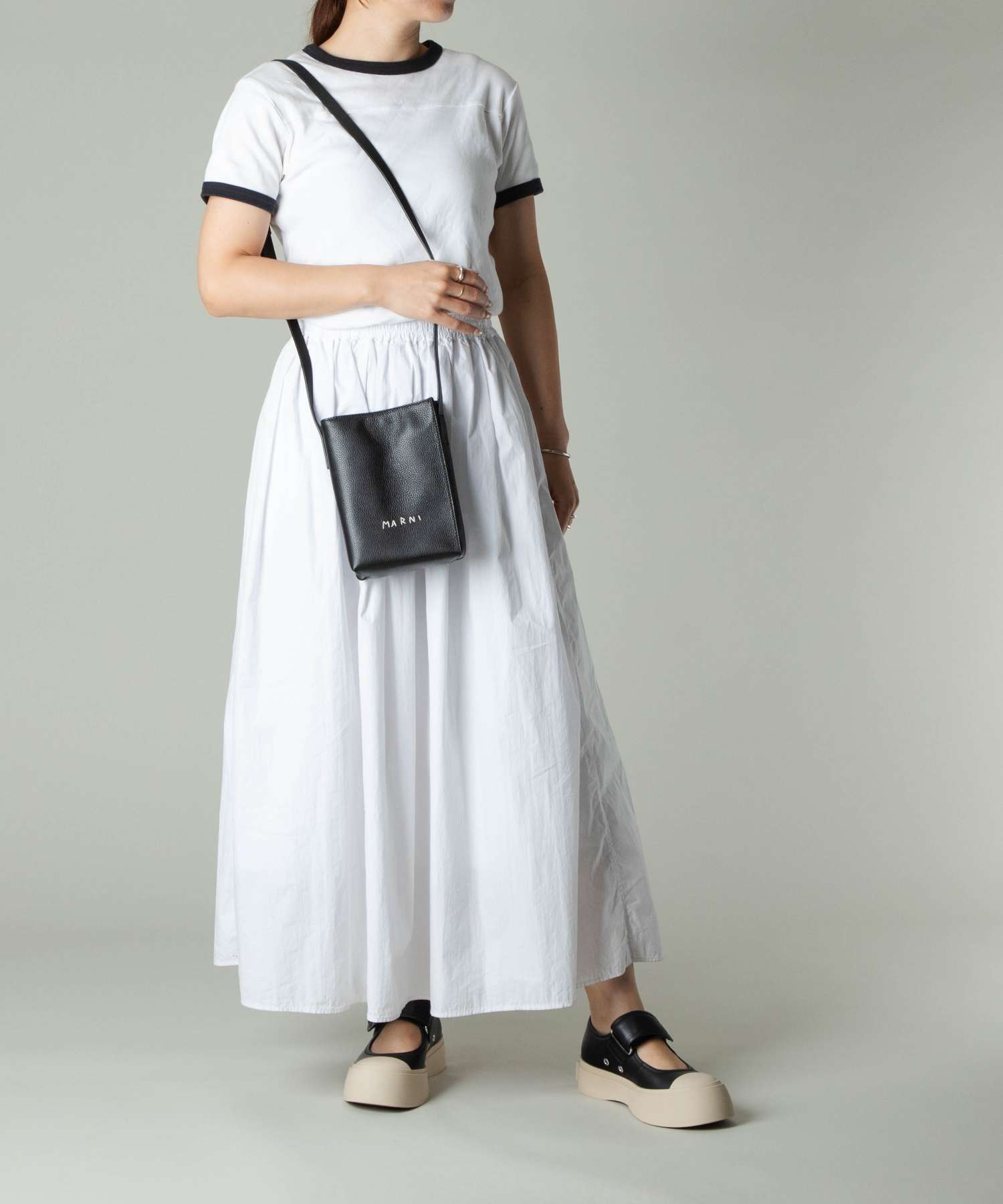 マルニ MARNI SNZW003120 P2722 スニーカー メリージェーン マルニ MARNI SNZW003120 P2722 スニーカー MARY JANE