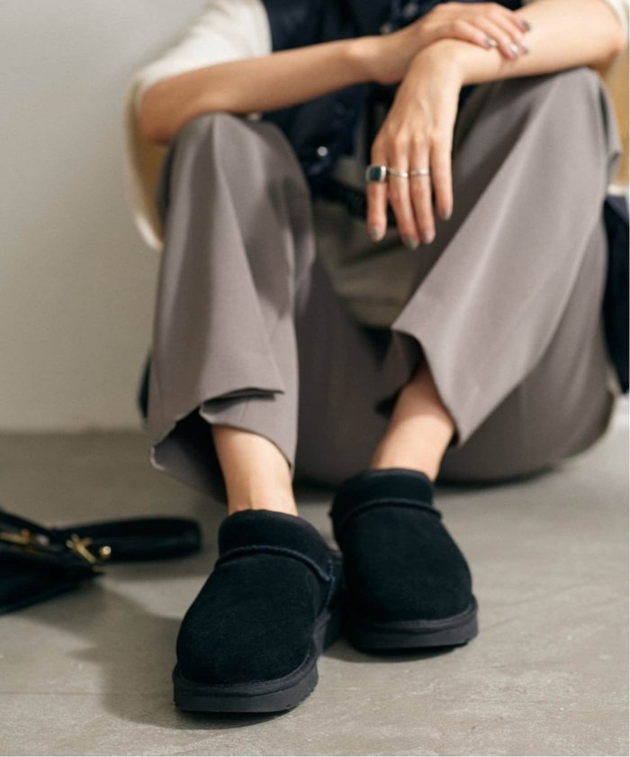 AASU　フレームワーク　UGG CLASSIC SLIPPER　ブラック ≪追加≫UGG CLASSIC SLIPPER 2（その他シューズ）｜FRAMeWORK