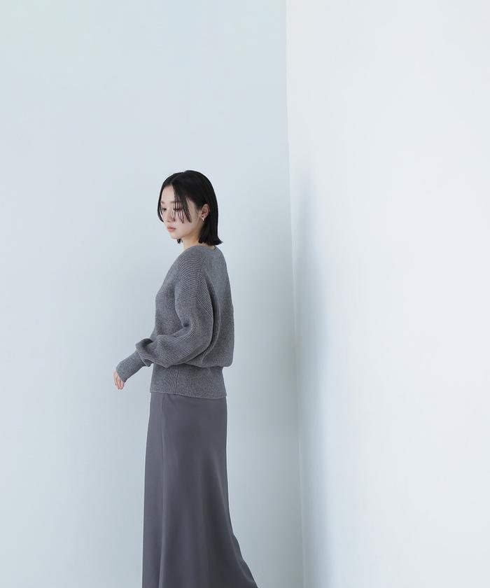 セール】ゴールドボタンフォルムニットカーディガン 24AW