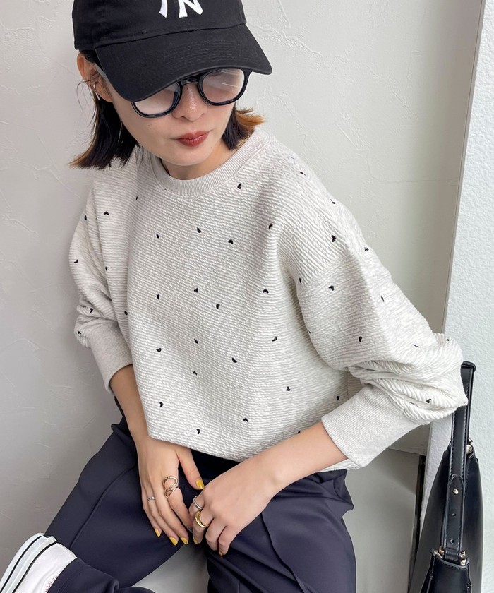 fredy emue グレー ハート柄 スウェット トレーナー クーポン】【セール 20%OFF】ハート刺繍スウェットプルオーバー