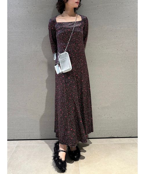 セール 30%OFF】フラワーエンブロイダリースクエアネックベロア セール 30%OFF】フラワーエンブロイダリースクエアネックベロア
