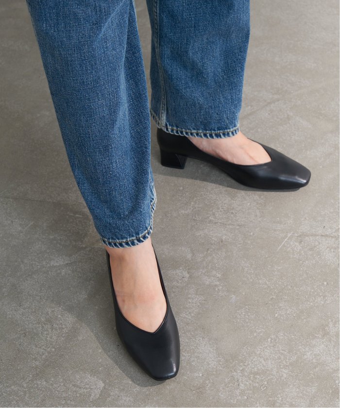 LE TALON　ルタロン パンプス　23 スクエアトゥ　Vカット　レザー 黒 LE TALON ルタロン パンプス 23 スクエアトゥ Vカット レザー 黒