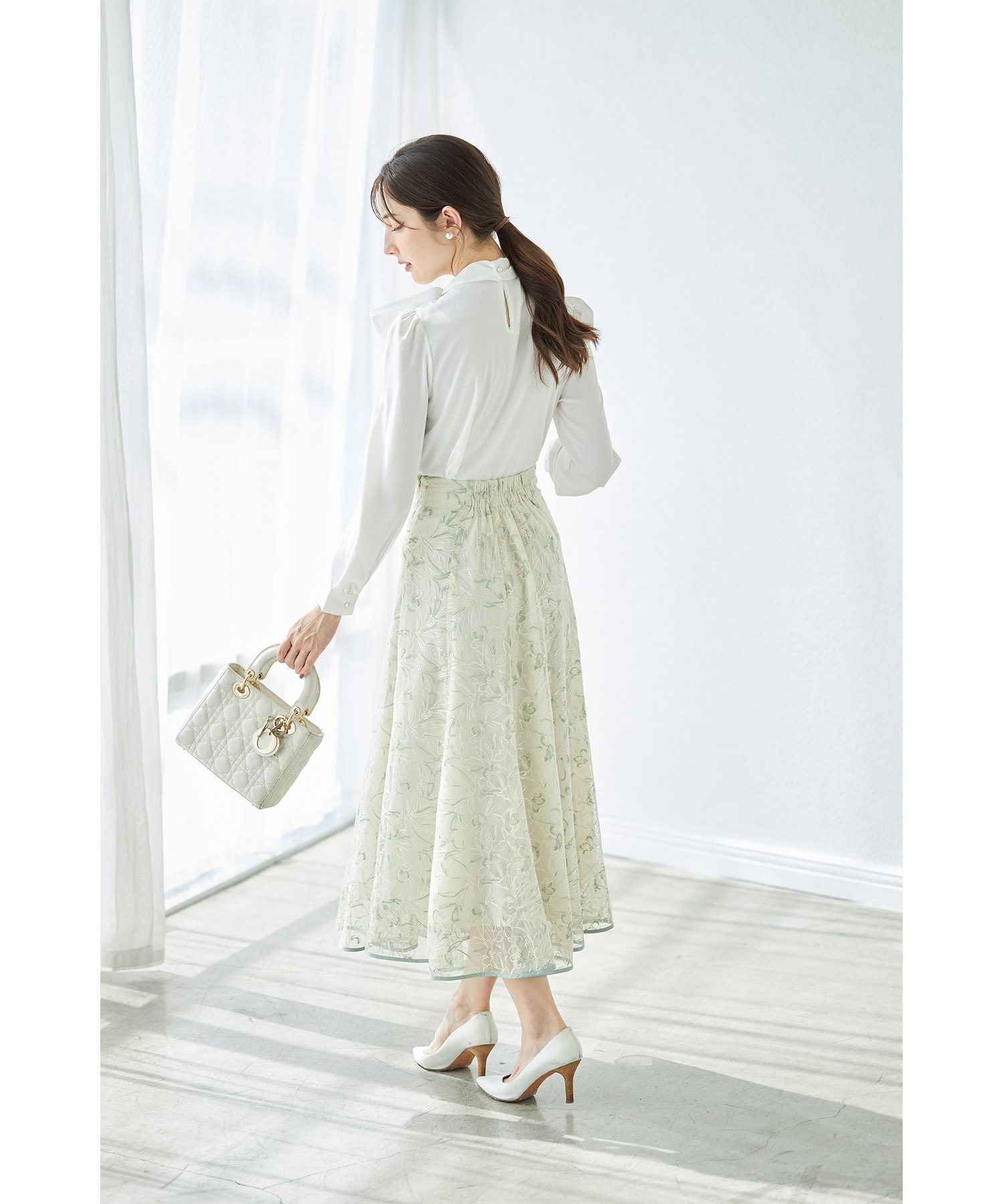トッコクローゼット tocco closet ラインフラワー刺繍×裾 トッコクローゼット tocco closet ラインフラワー刺繍×裾