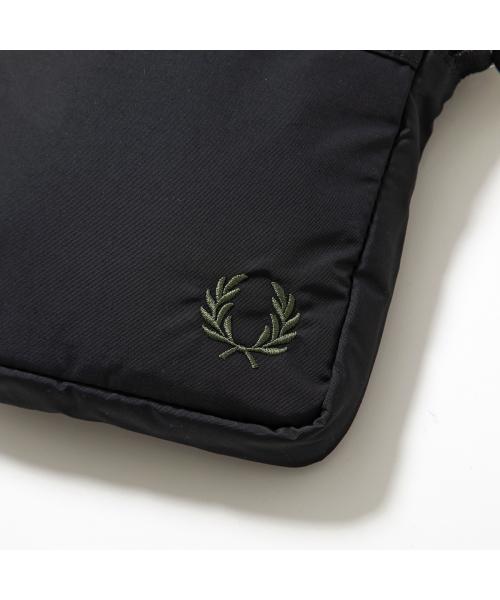 FRED PERRY ショルダーバッグ L8290 クロスボディ(506877509 FRED PERRY ショルダーバッグ L8290 クロスボディ(506877509