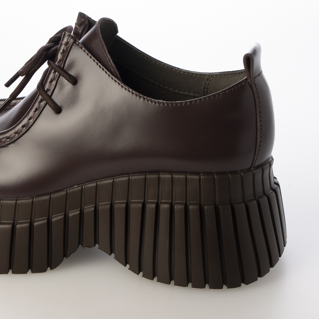 セール 30%OFF】カンペール CAMPER BCN / フラットシューズ