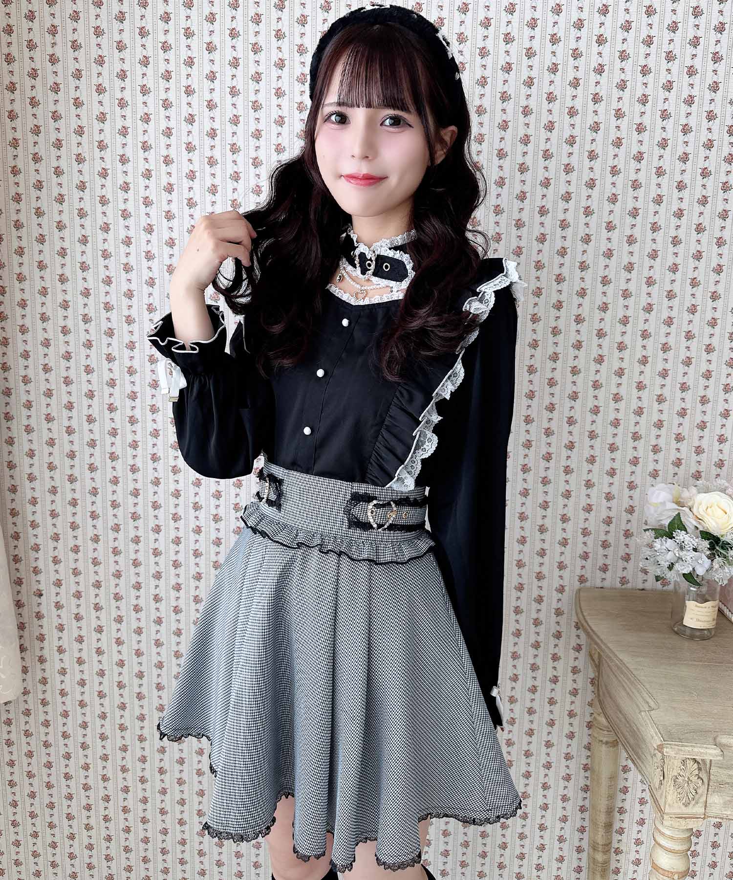 ロジータ ROJITA ハートバックルチェーン付き長袖ブラウス