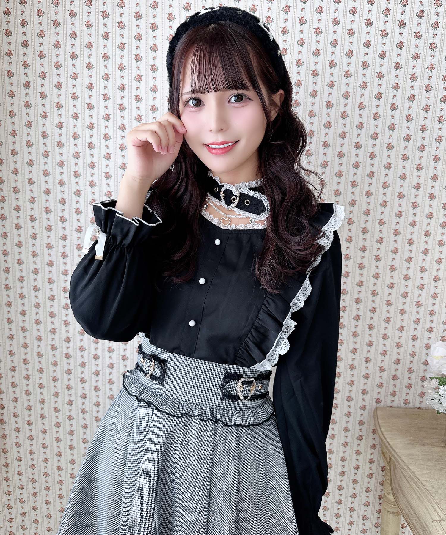 ロジータ ROJITA ハートバックルチェーン付き長袖ブラウス