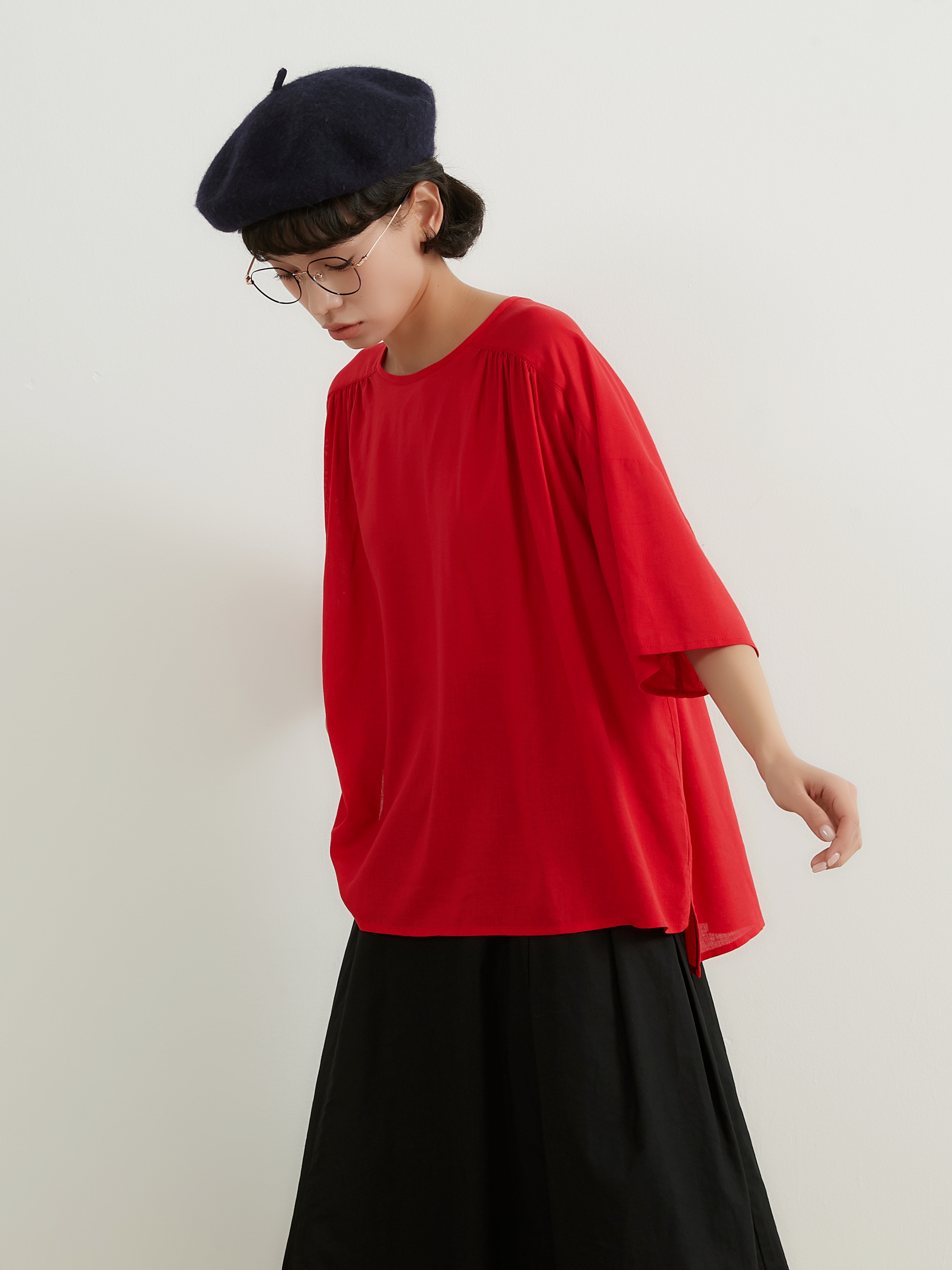 オンワンズオン On One's Own リネンコットンギャザー半袖トップシェルボタン付きリボン （WHITE） オンワンズオン On One's Own リネンコットンギャザー半袖トップ