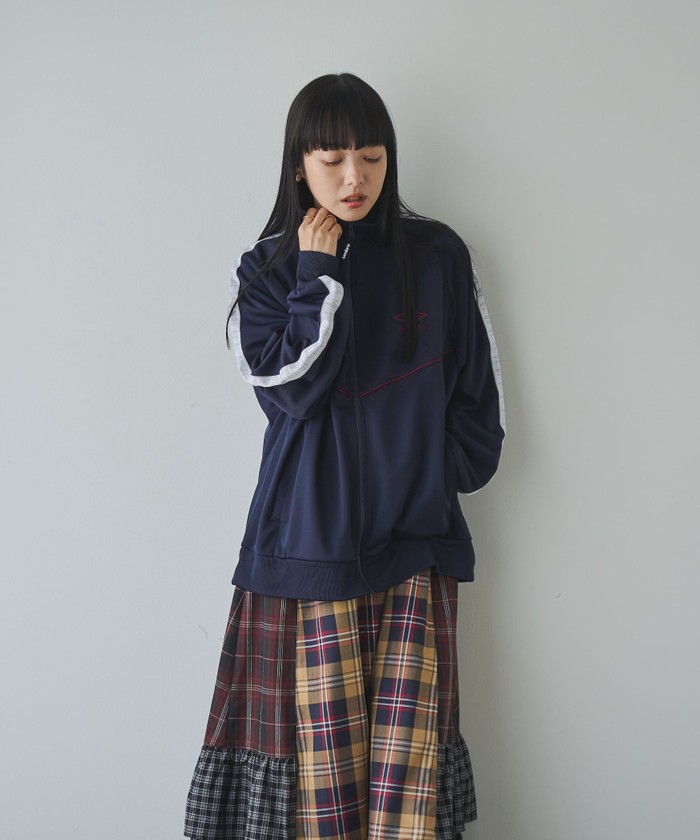 セール 21%OFF】UMBRO(アンブロ)別注トラックジャケット セール 21%OFF】UMBRO(アンブロ)別注トラックジャケット