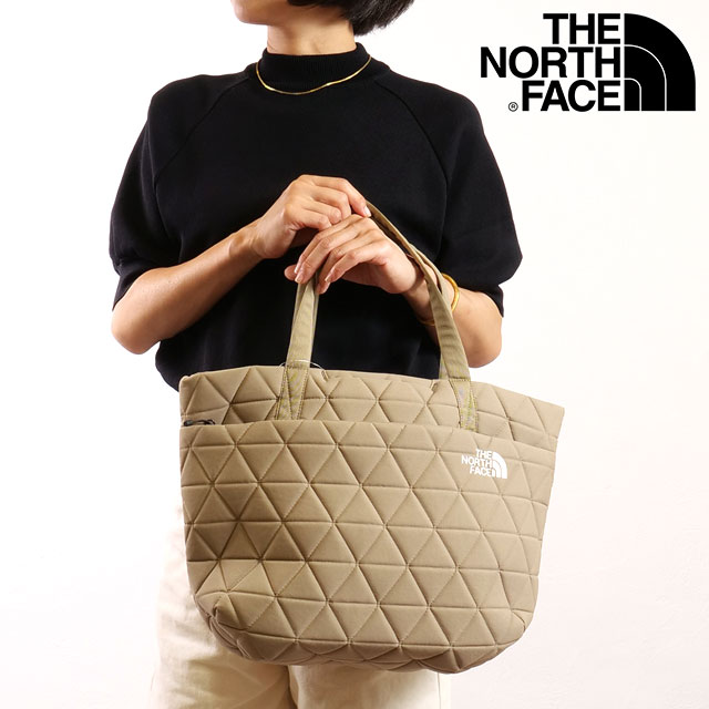 ザ・ノース・フェイス THE NORTH FACE 15L Geoface Tote クラシックカーキ [NM32352－CK  SS25](506907786) | ザノースフェイス(THE NORTH FACE) - d fashion