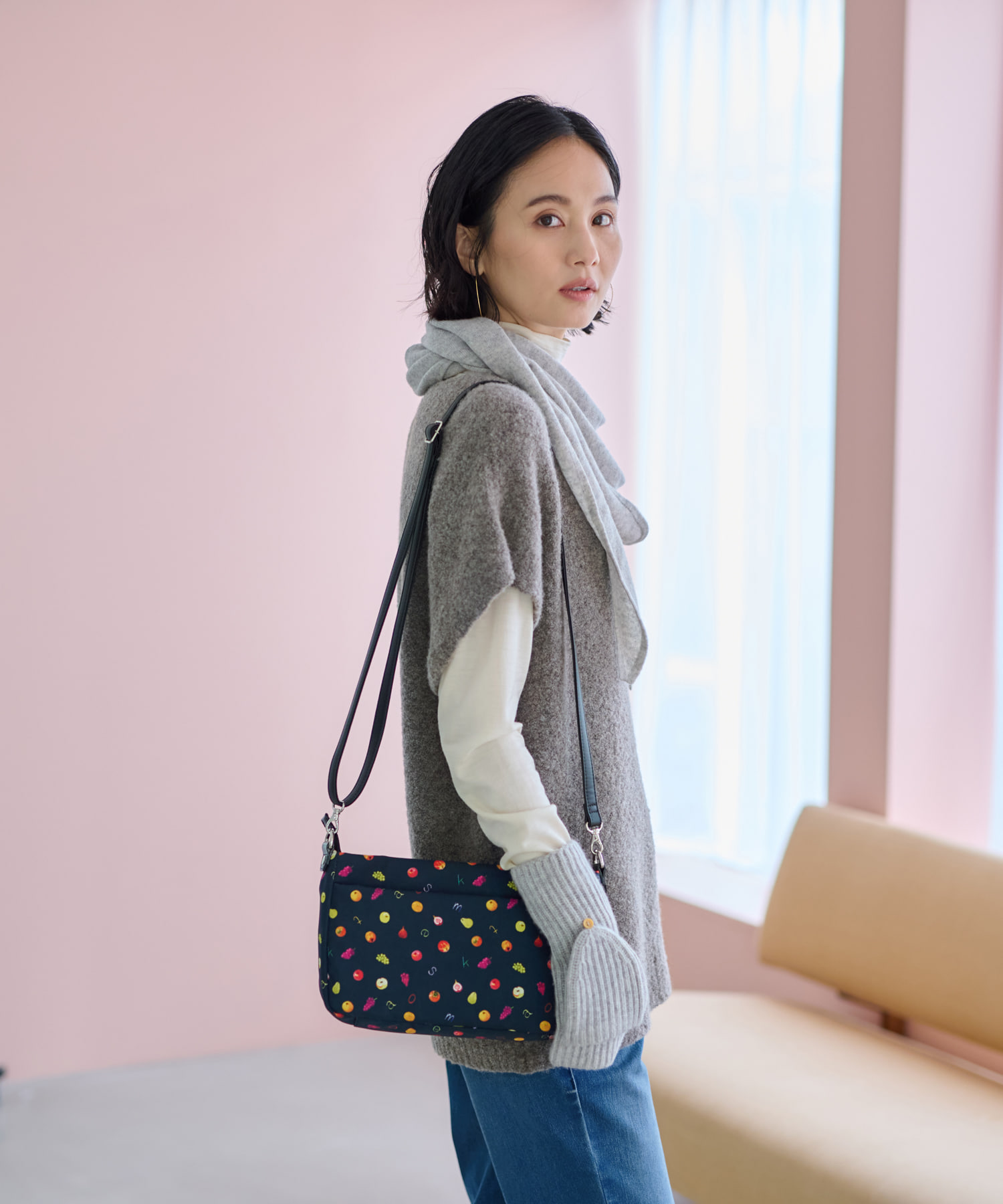 セール 48%OFF】フルーツ柄ショルダーバッグ【イワタニユウスケ