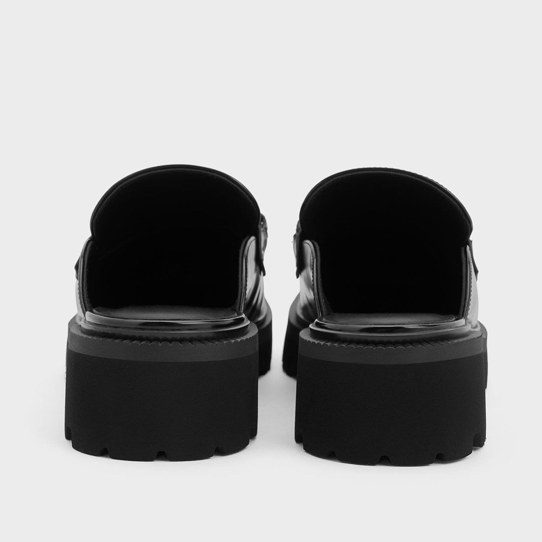 p*i様 Remy レミ エンブレムアクセントローファーミュール　チャールズアン セール 29%OFF】Remy レミ エンブレムアクセントローファー