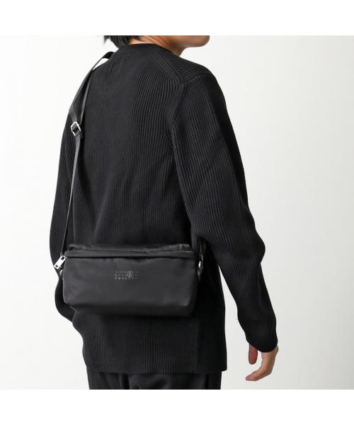 セール 5%OFF】MM6 ボディバッグ SB5WG0023 P6416 ナイロン ロゴ セール 5%OFF】MM6 ボディバッグ SB5WG0023 P6416 ナイロン ロゴ