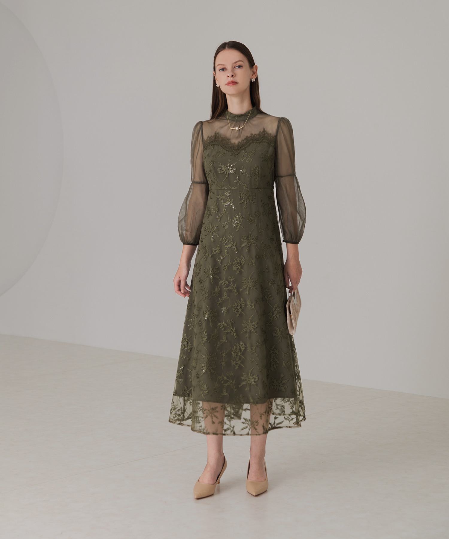 セール】レジャ Leja 花柄刺繍レーススパンコールハートカットA