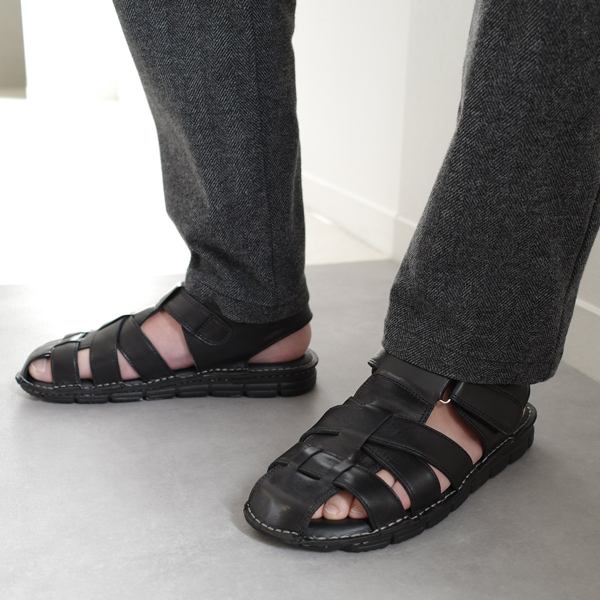 NEW【STUART WEITZMAN】クラシック＆モダン 革 グルカサンダル 本革】 サンダル メンズ グルカサンダル 快適 靴 黒 スニーカー