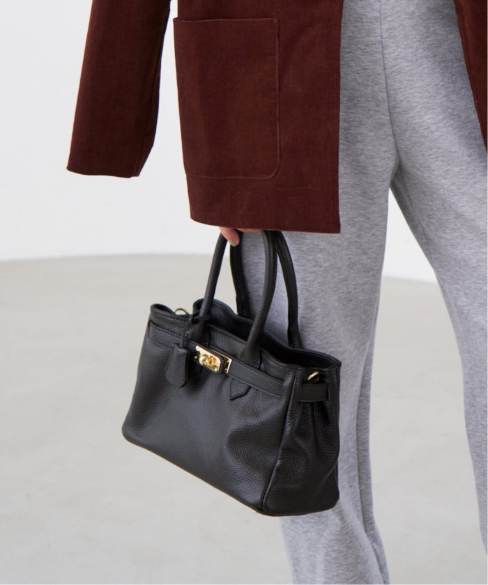 追加》AULENTTI/オウレンティ ベルト付きレザー MIDI BAG バッグ 追加》AULENTTI/オウレンティ ベルト付きレザー MIDI BAG バッグ
