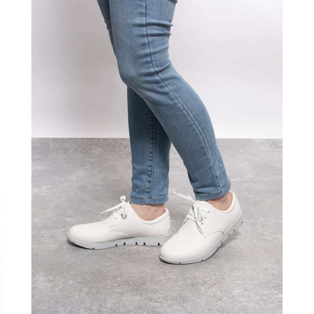2025春の新作 セール30%OFF】フィットジョイ FITJOY 軽量 3 eyelet スニーカー 靴
